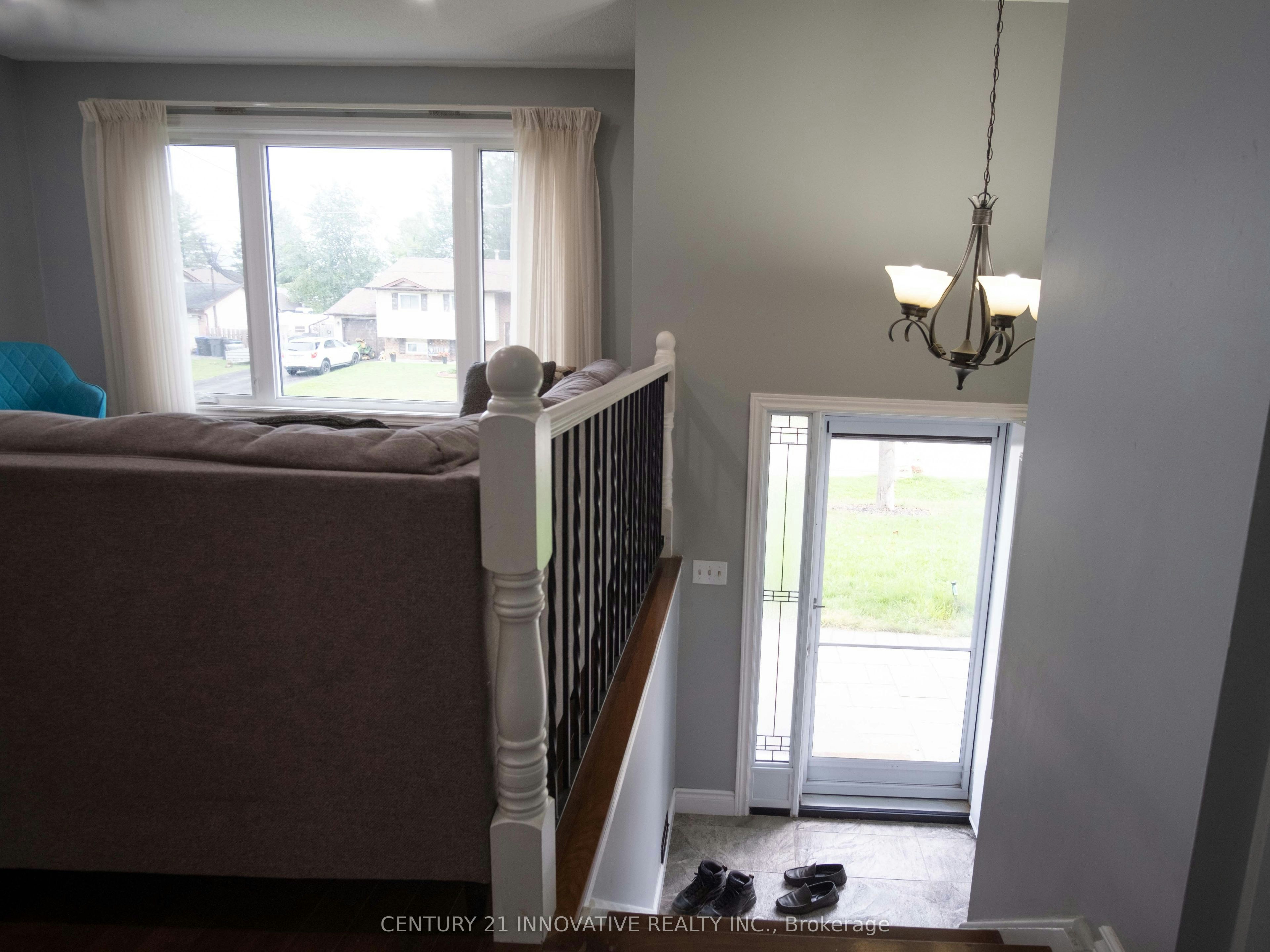 7 Pridham Crescent, Essa, ON, L0M 1B2 - 2