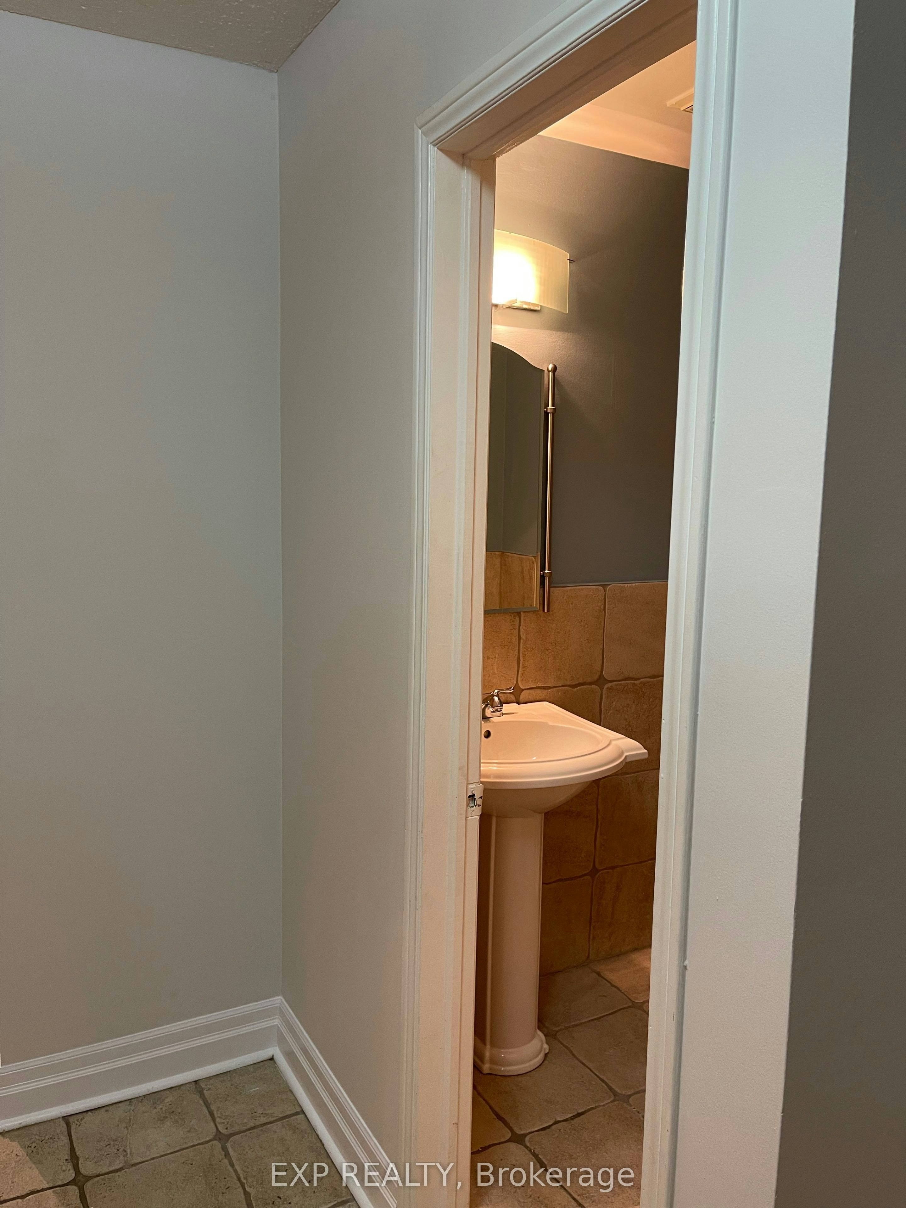 29 Gayla Street, Vaughan, ON, L4J 6W2 - 7