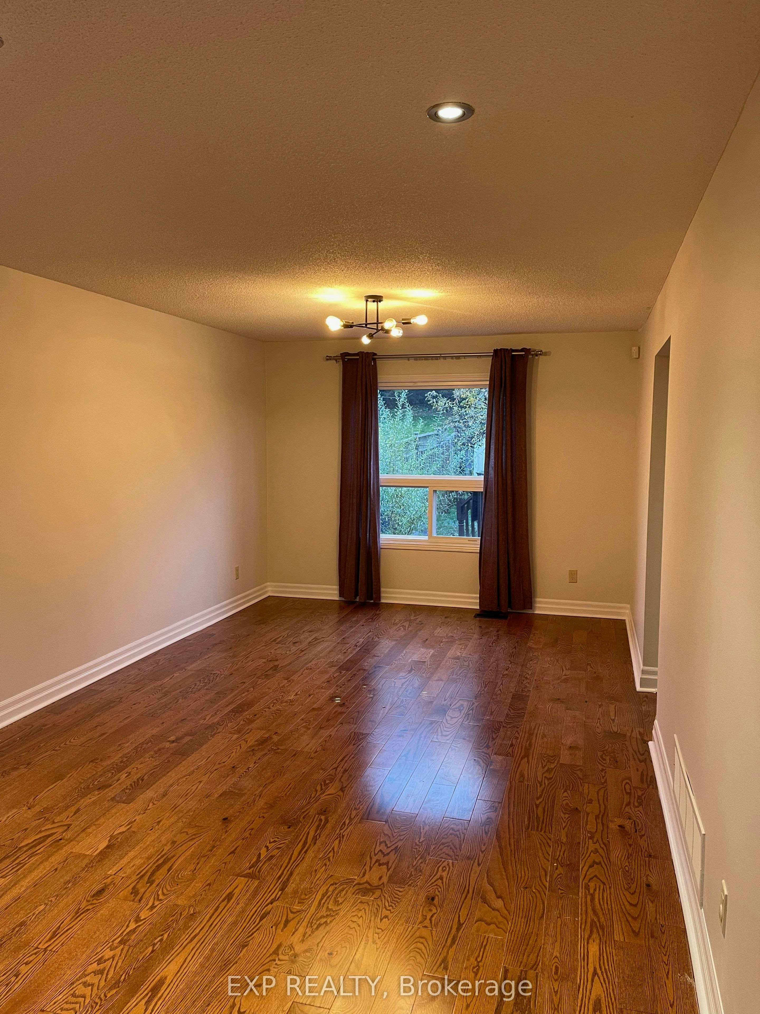 29 Gayla Street, Vaughan, ON, L4J 6W2 - 4