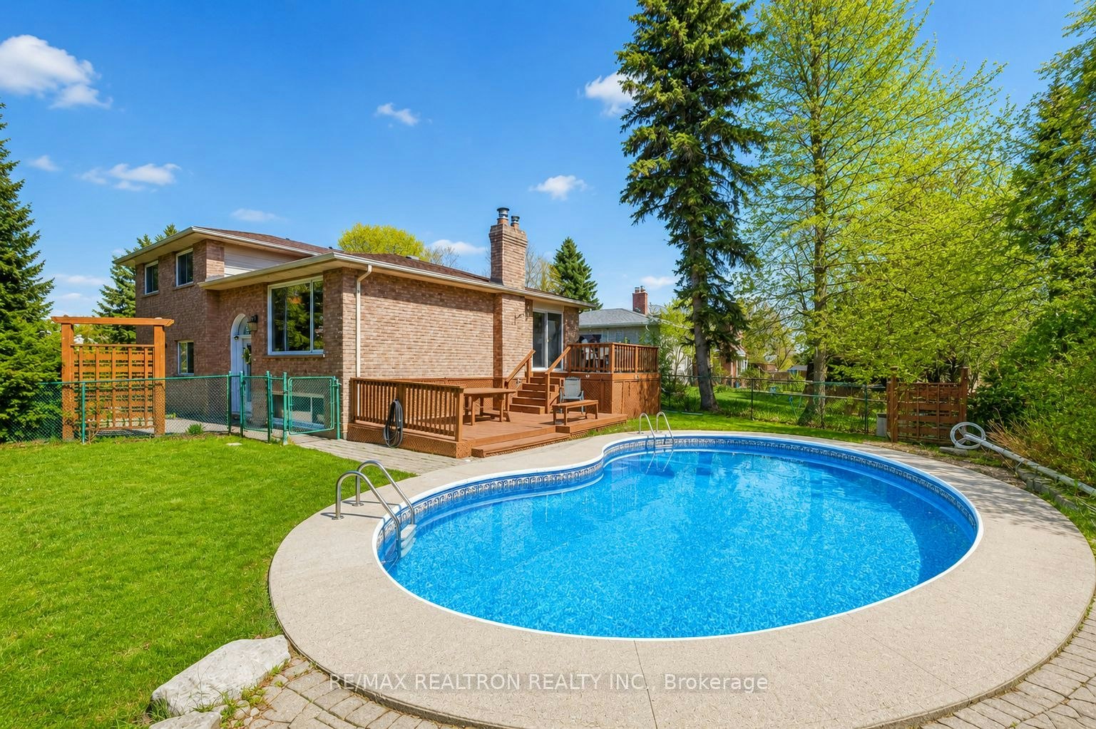 3 Earls Court, East Gwillimbury, ON, L9N 1E5
