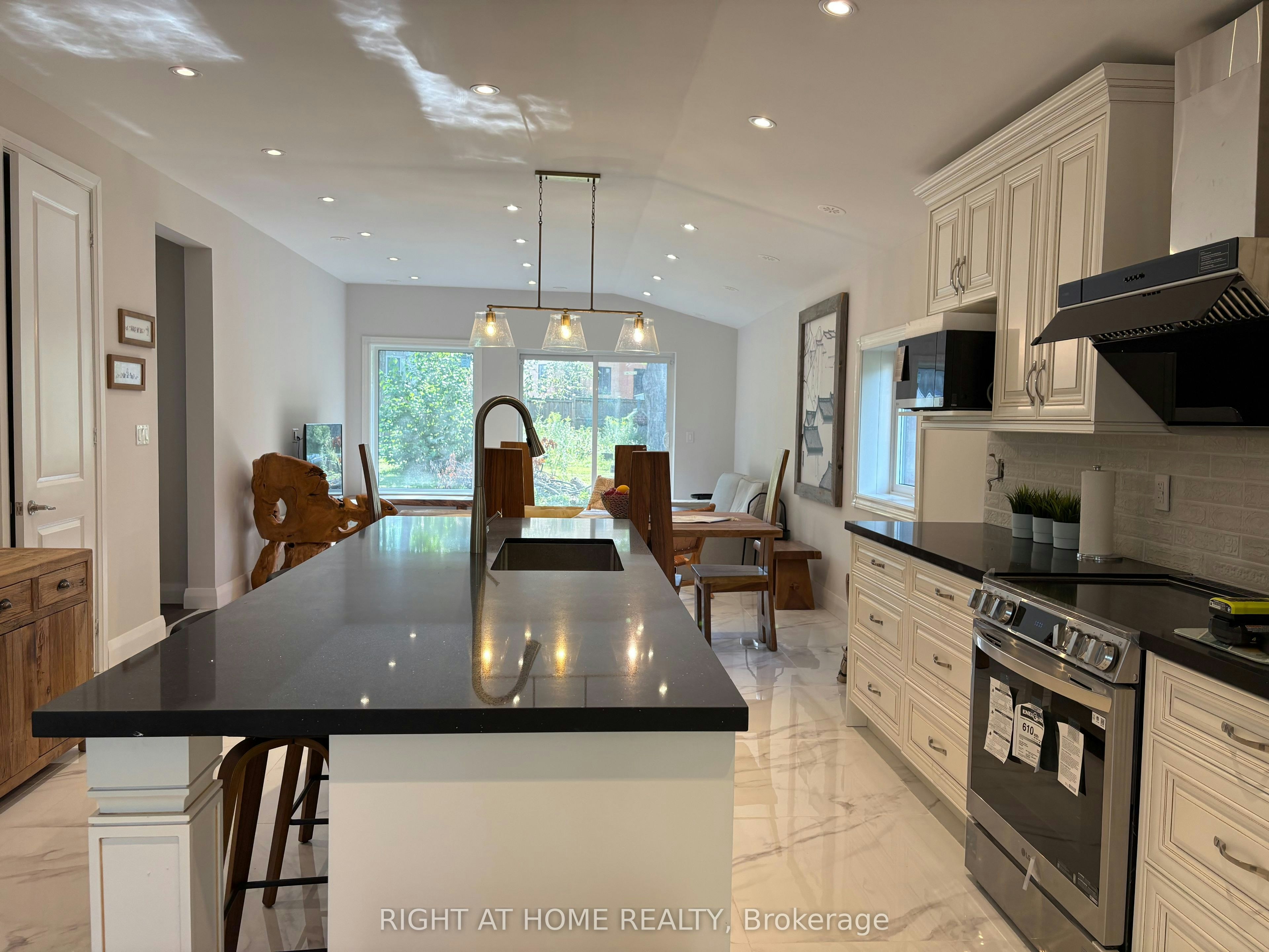 2012 Inglewood Drive, Innisfil, ON, L9S 1Z1 - 5