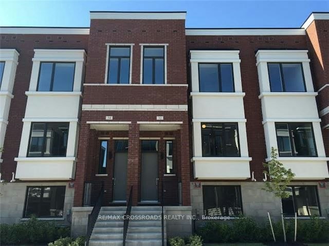 32 Ambler Lane, Richmond Hill, ON, L4C 3N8