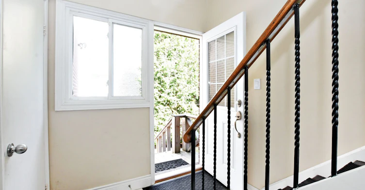 109 Brookside Road S, Richmond Hill, ON, L4C 0J6 - 2