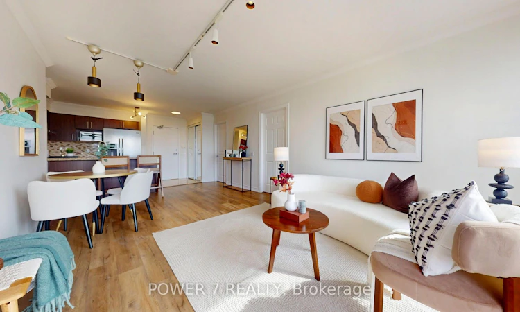LPH18-9015 Leslie Street