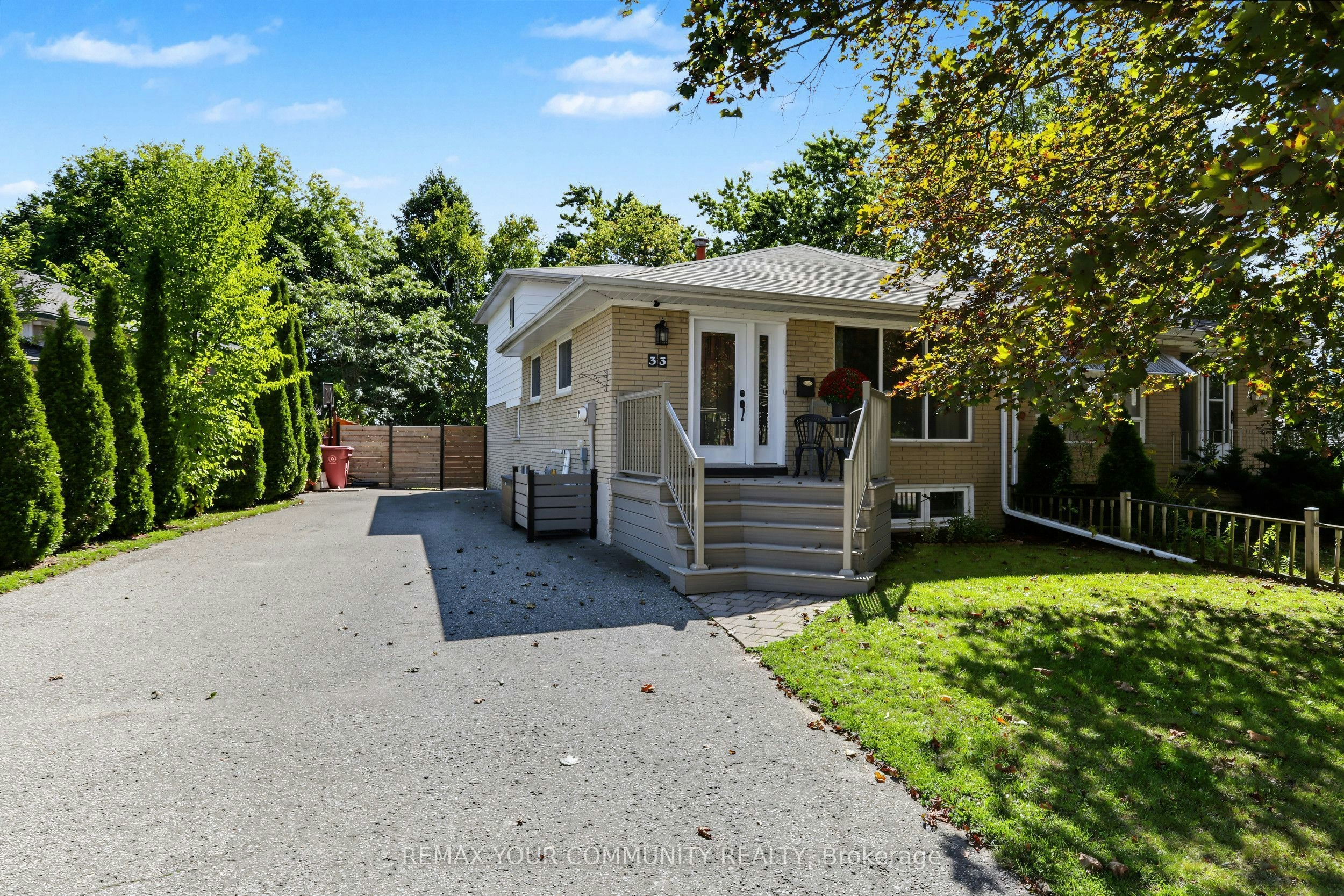 33 Mcdonald Drive, Aurora, ON, L4G 2T4