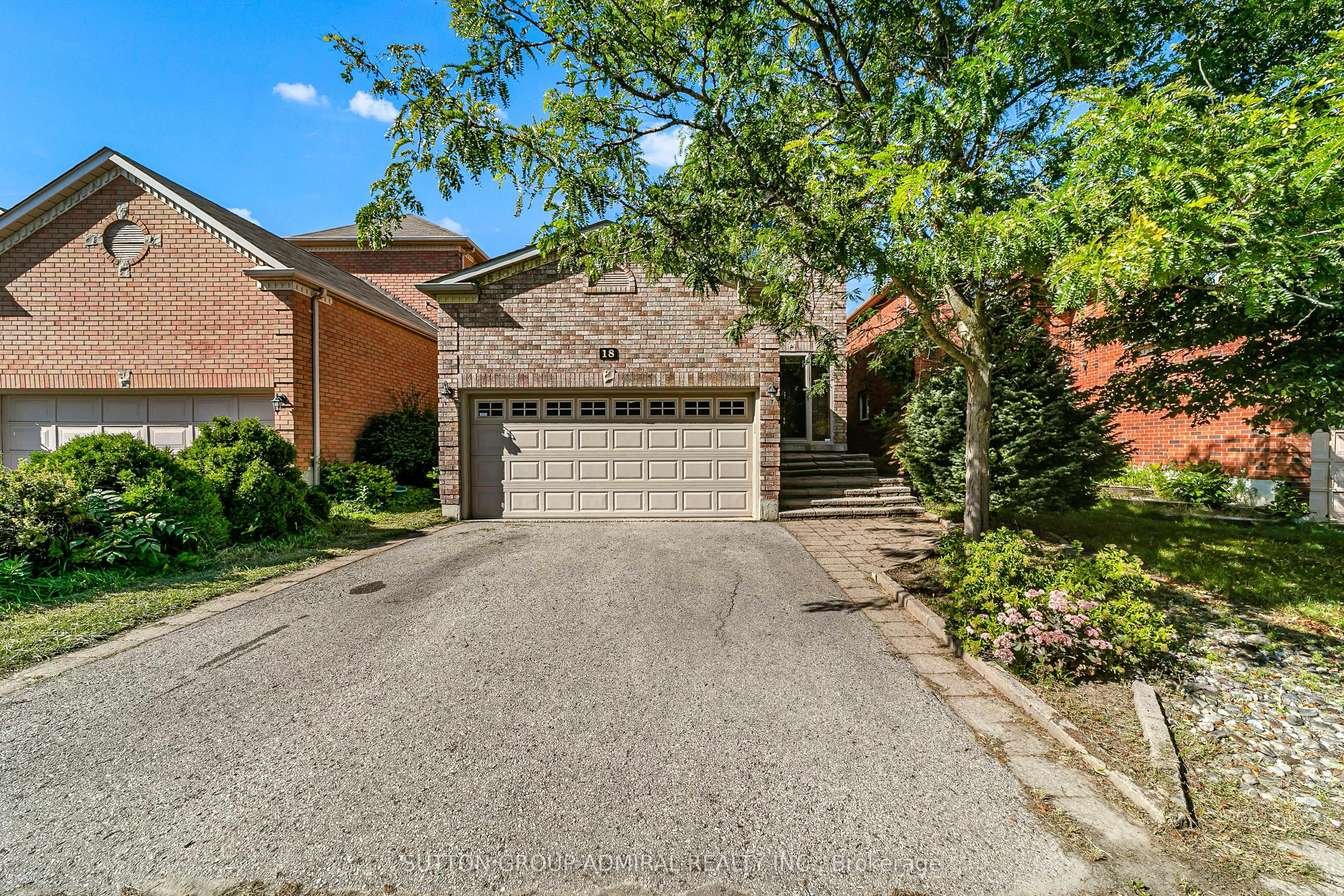 18 Buckhorn Avenue, Richmond Hill, ON, L4C 0E3