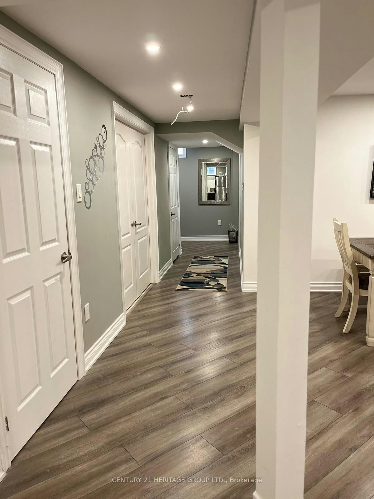 7 Creekview Avenue, Richmond Hill, ON, L4C 9X1 - 4