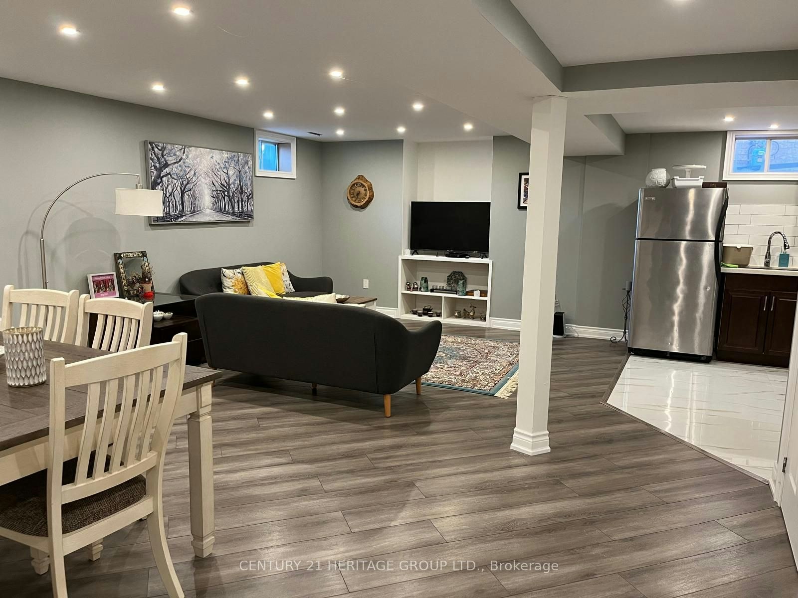 7 Creekview Avenue, Richmond Hill, ON, L4C 9X1