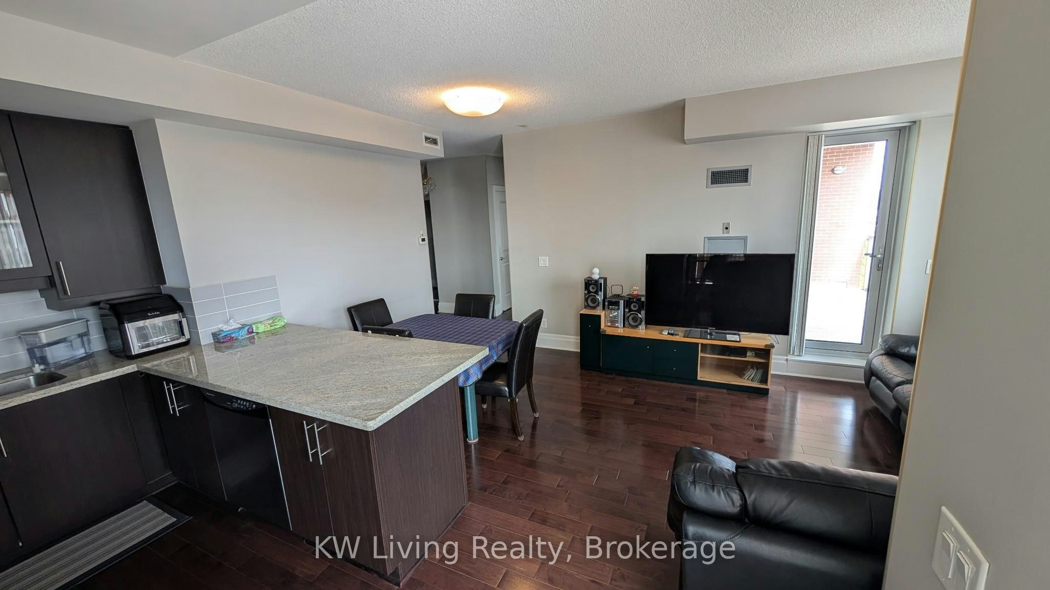 610B-21 Upper Duke Crescent, Markham, ON, L6G 0B6 - 3