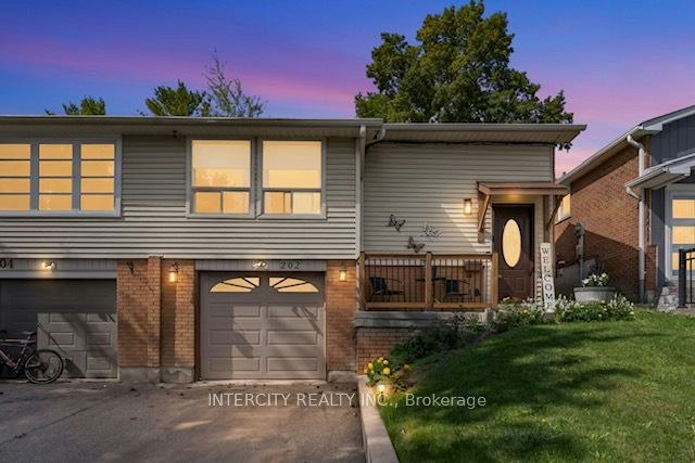 202 Collings Avenue, Bradford West Gwillimbury, ON, L3Z 1W1