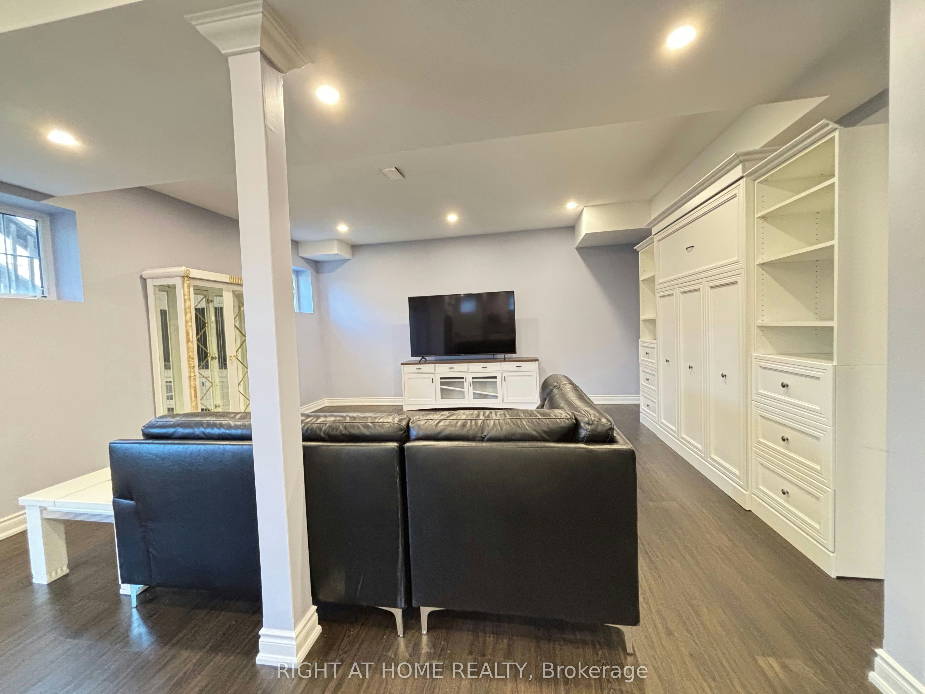 Basement-33 Heintzman Crescent, Vaughan, ON, L6A 4T8 - 4