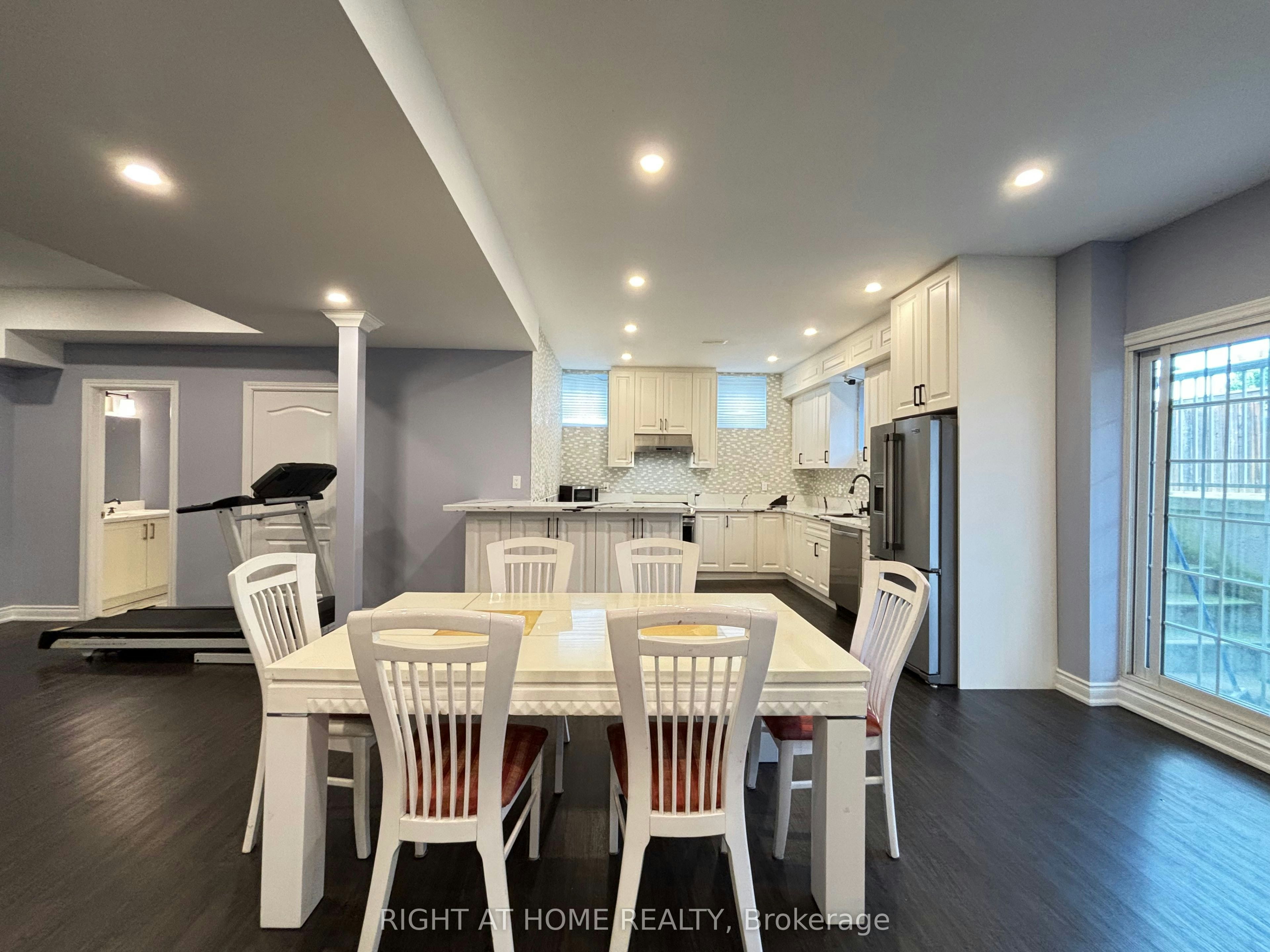 Basement-33 Heintzman Crescent, Vaughan, ON, L6A 4T8 - 9