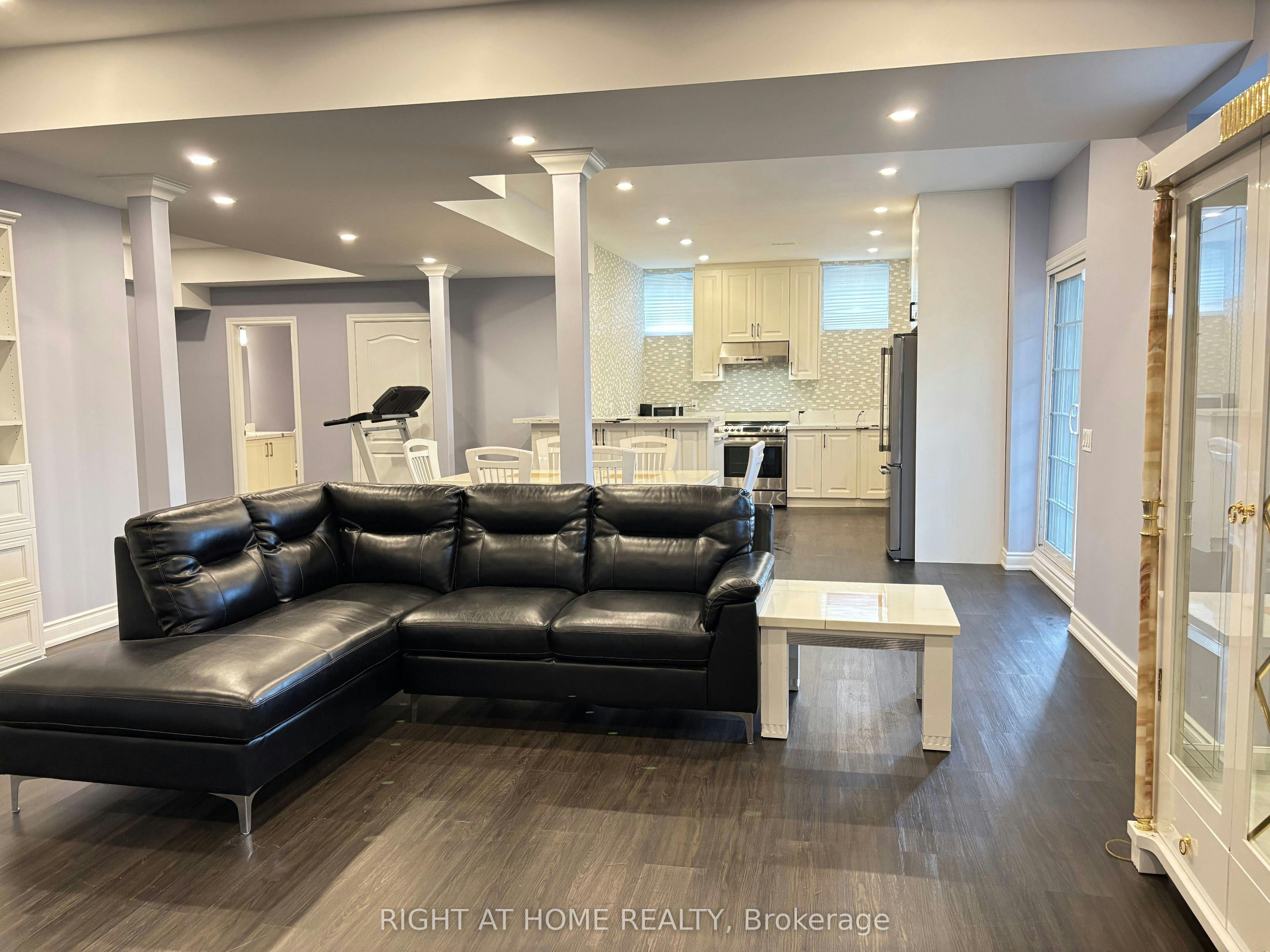 Basement-33 Heintzman Crescent, Vaughan, ON, L6A 4T8 - 6