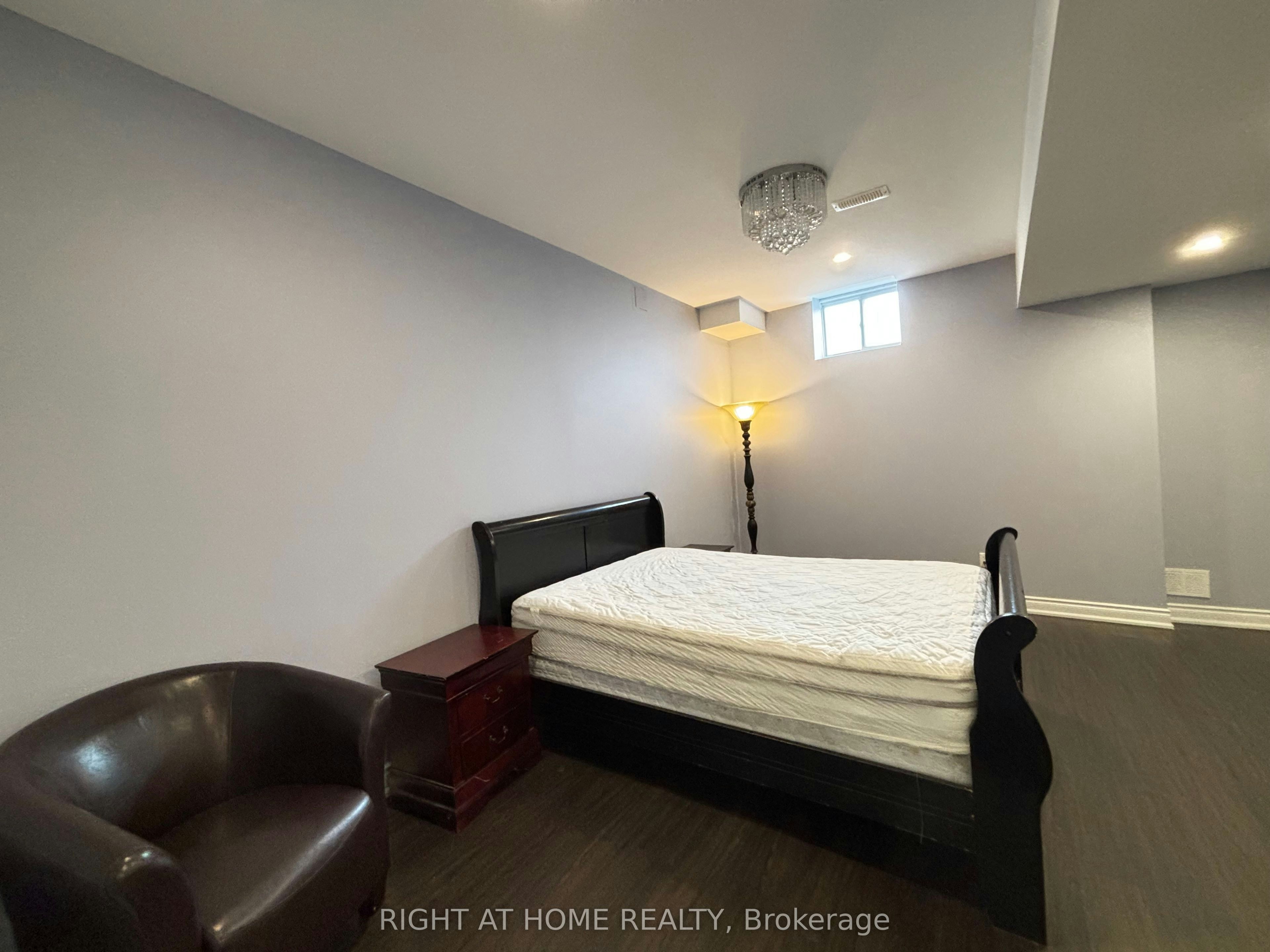Basement-33 Heintzman Crescent, Vaughan, ON, L6A 4T8 - 14