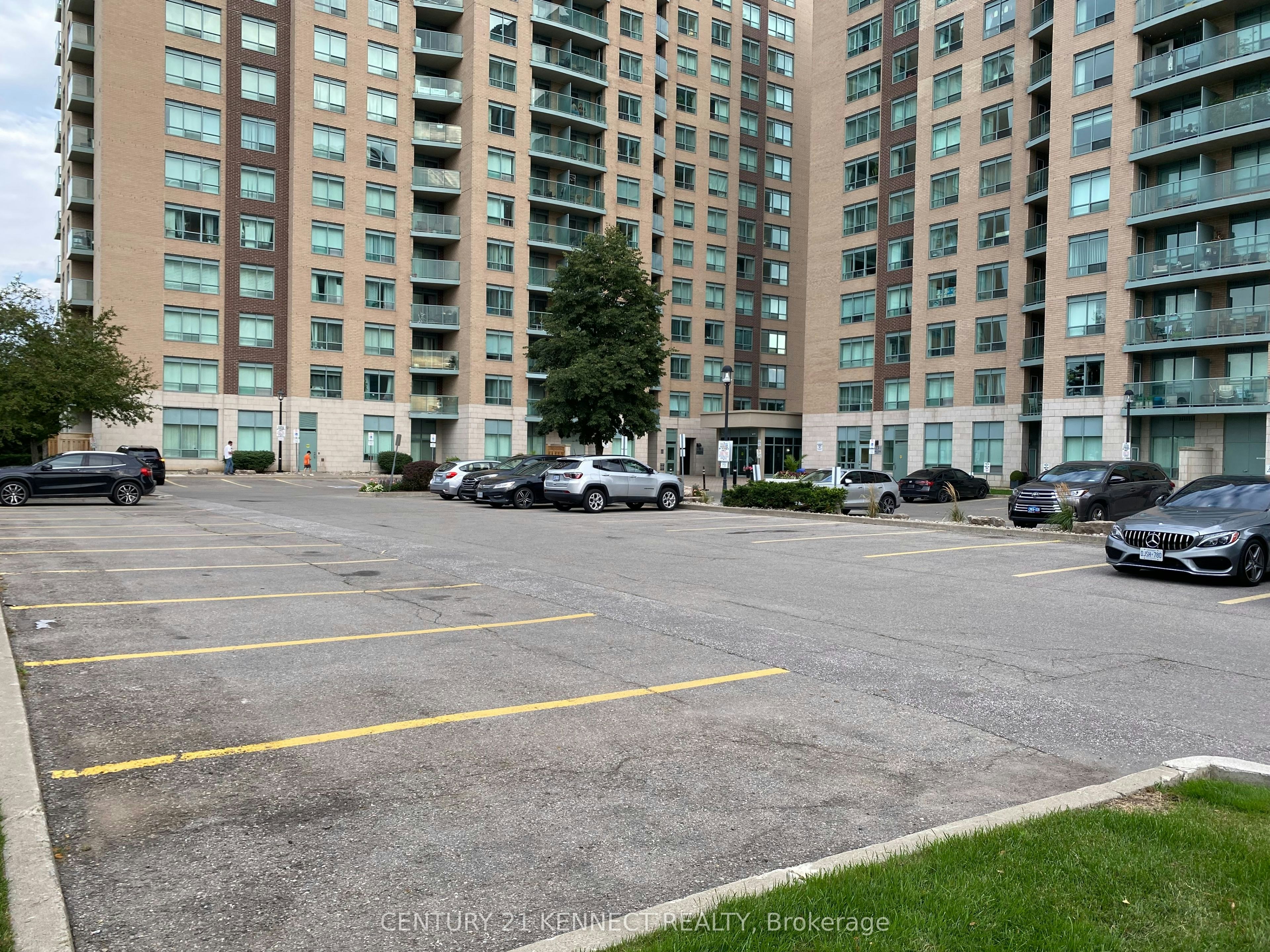 707-11 Oneida Crescent, Richmond Hill, ON, L4B 0A1 - 2