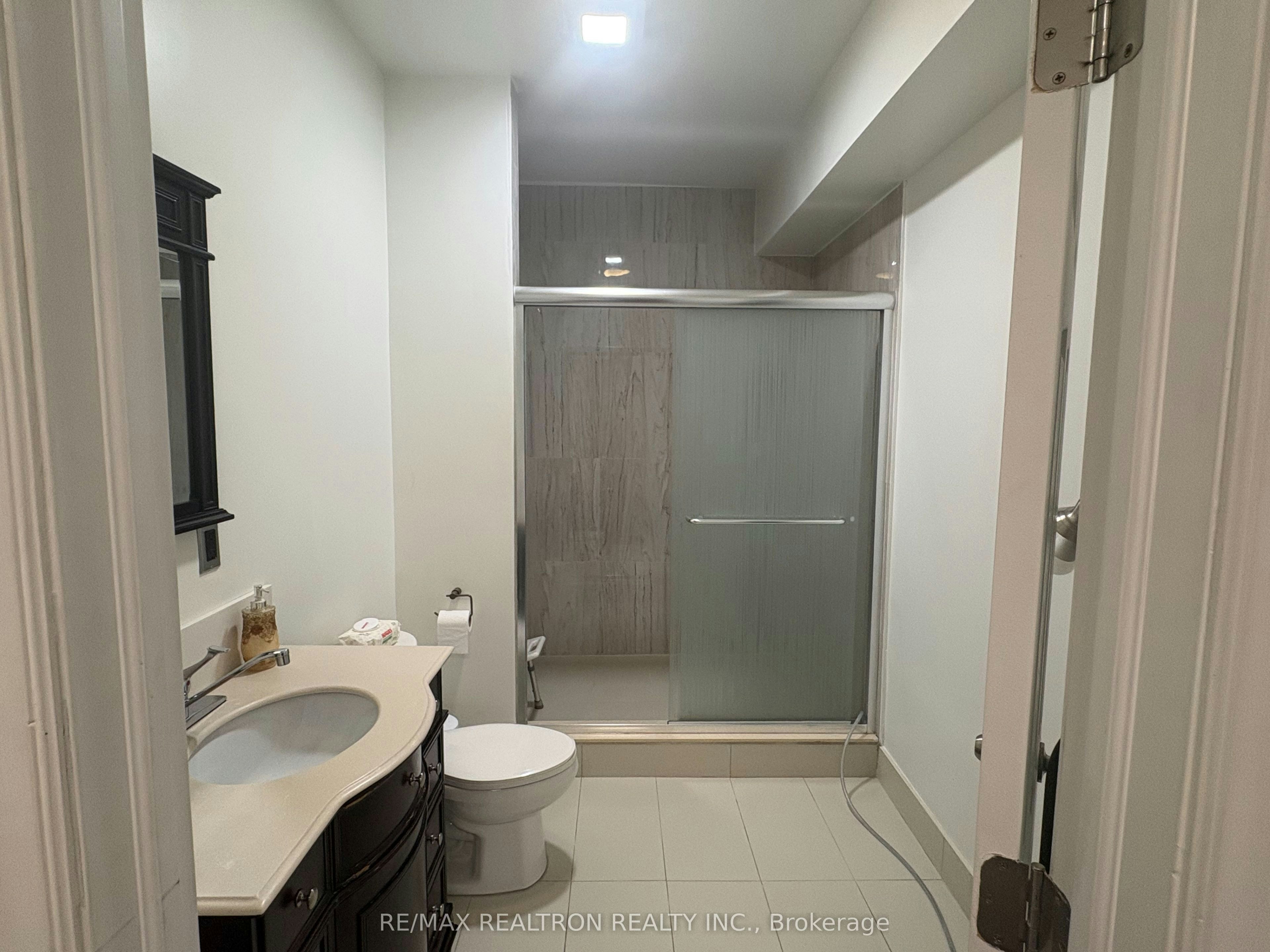 Lower-198 Centre Street, Vaughan, ON, L4J 1G6 - 4