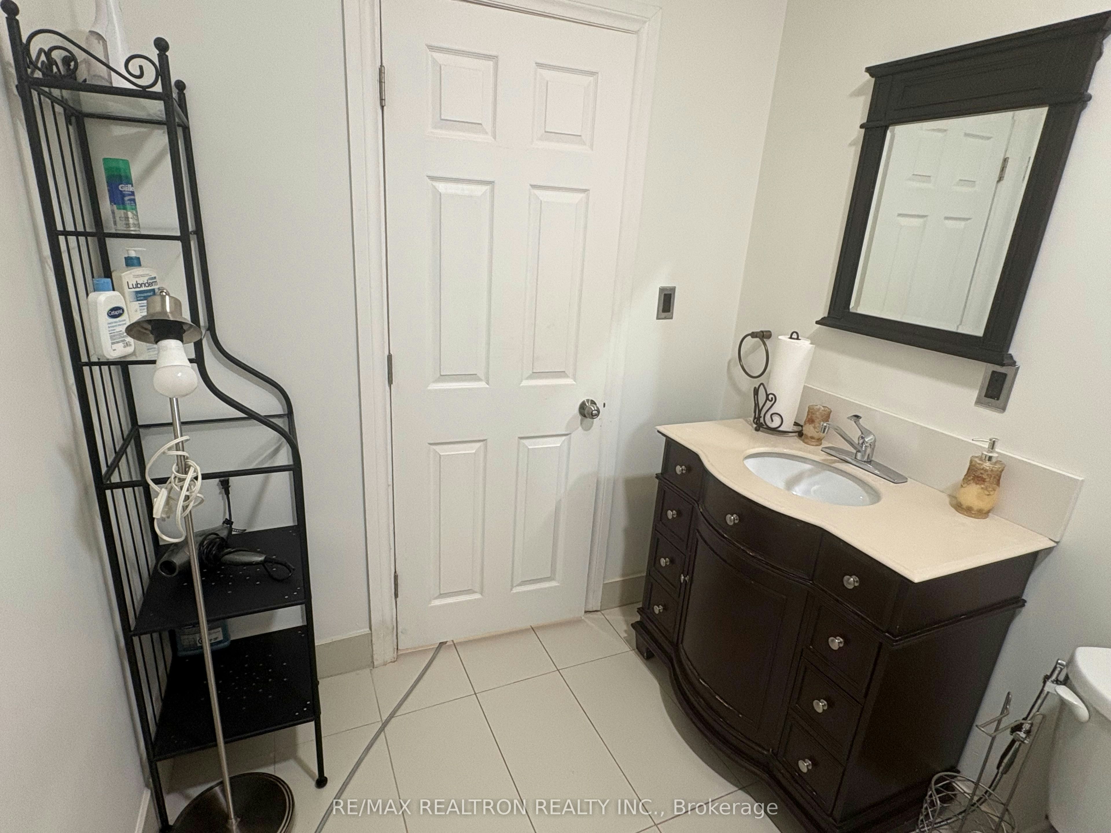 Lower-198 Centre Street, Vaughan, ON, L4J 1G6 - 2