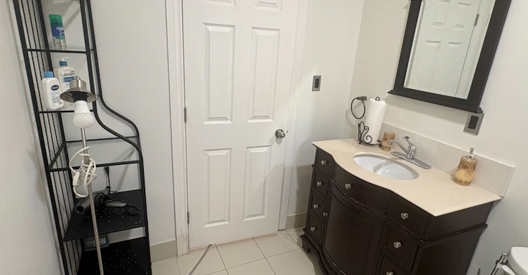 Lower-198 Centre Street, Vaughan, ON, L4J 1G6 - 2