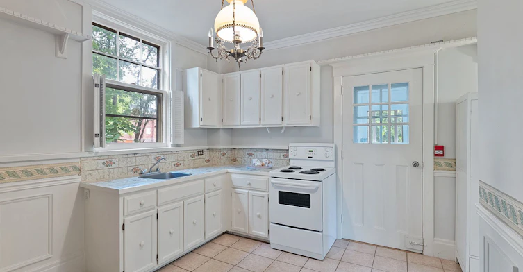 MAIN-36 Arnold Crescent, Richmond Hill, ON, L4C 3R5 - 7