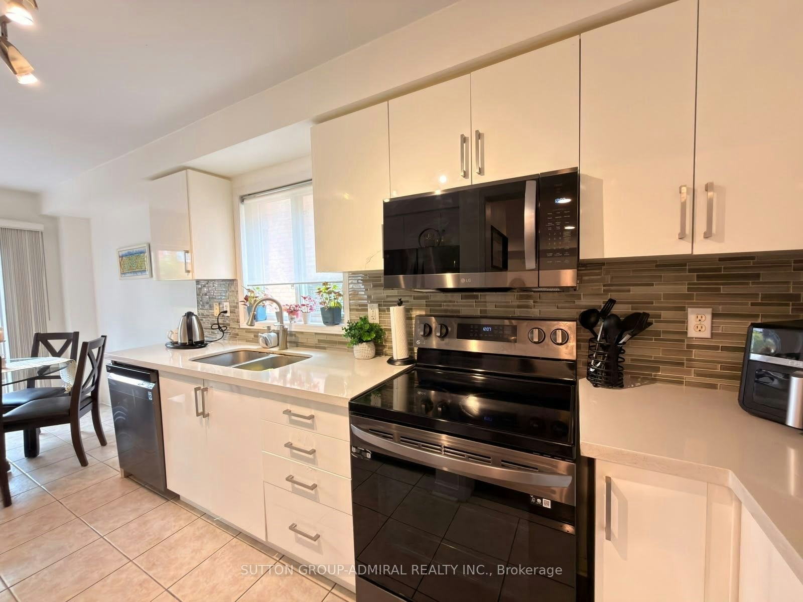 222 Burgess Crescent, Newmarket, ON, L3X 2V1 - 6