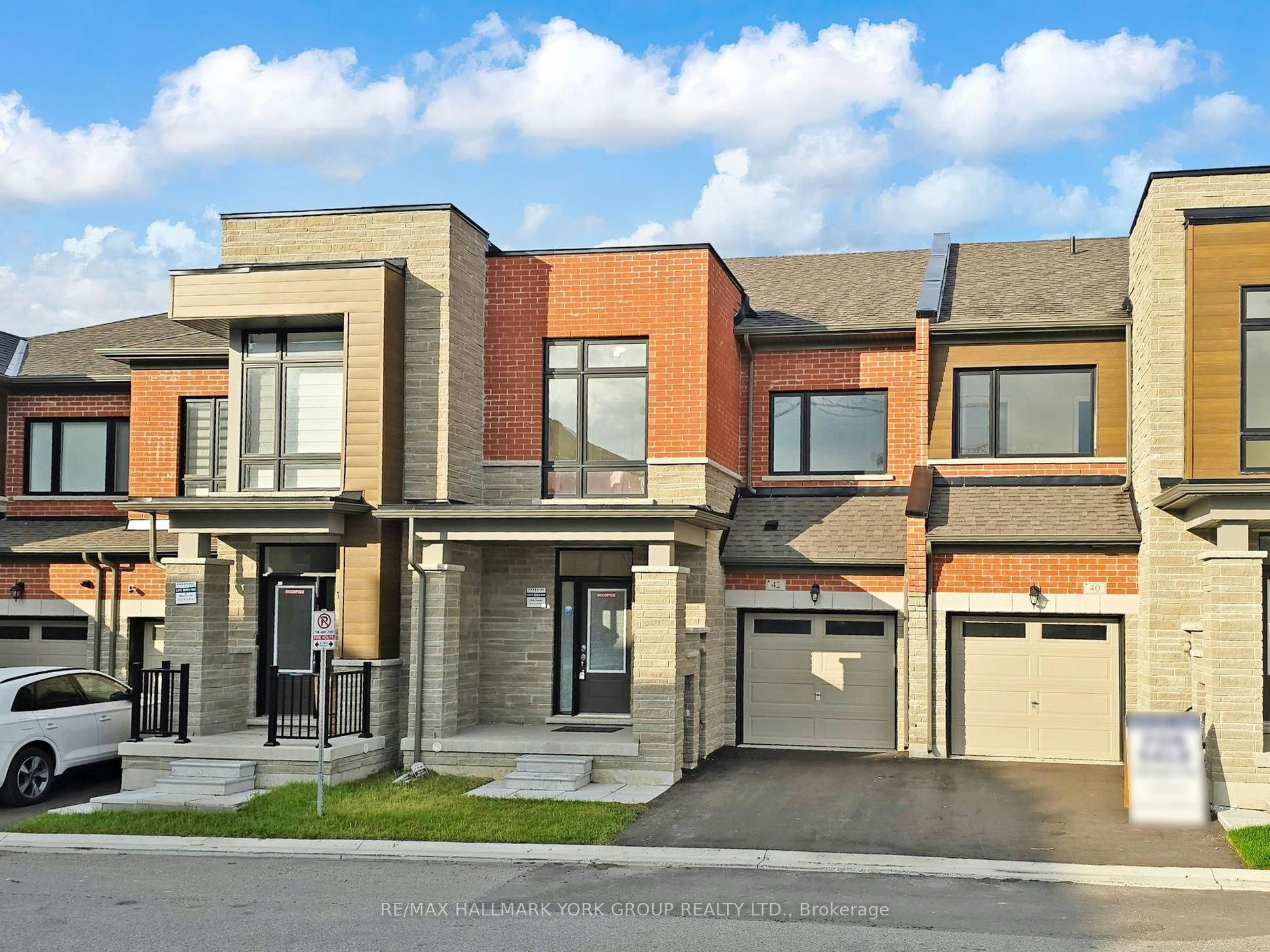 42 Blick Crescent, Aurora, ON, L4G 4A6 - 2