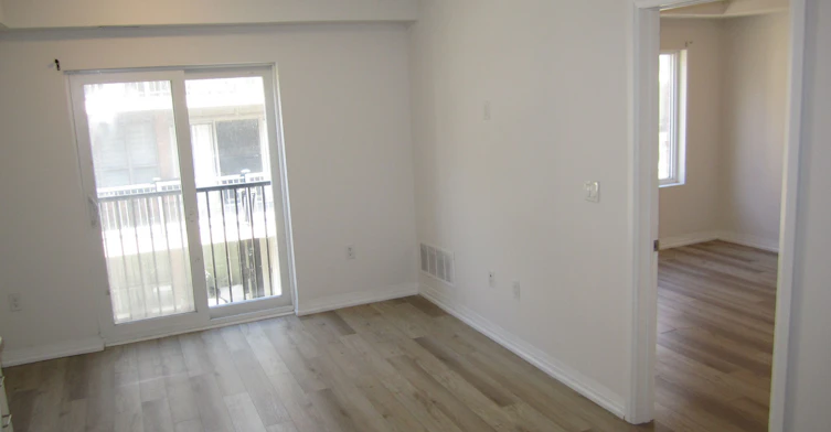 310-8010 Kipling Avenue, Vaughan, ON, L4L 0M5 - 4