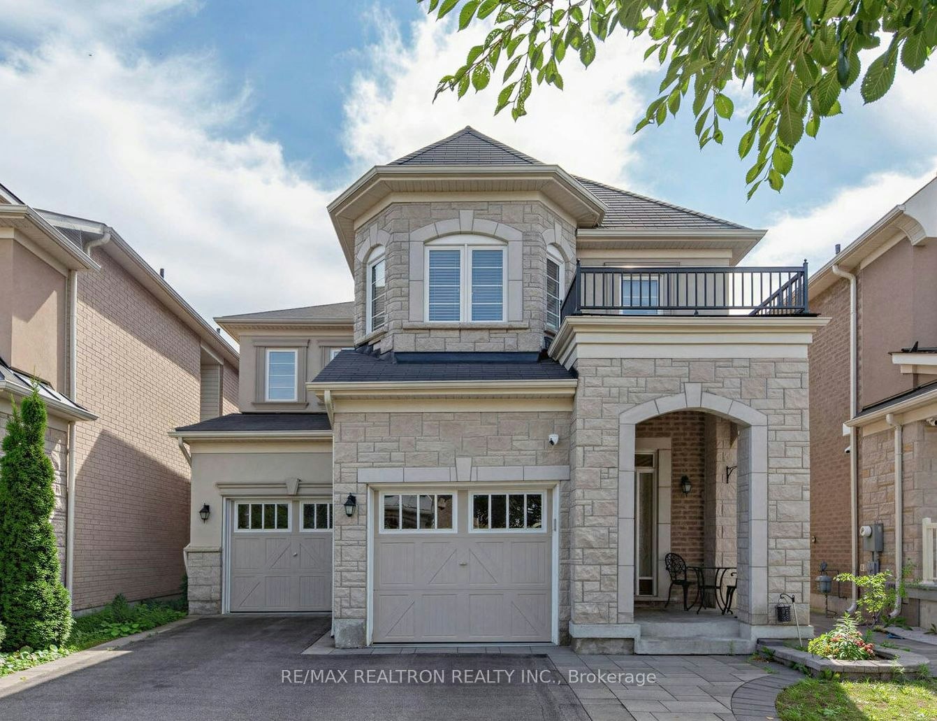 220 Degraaf Crescent, Aurora, ON, L4G 0X1