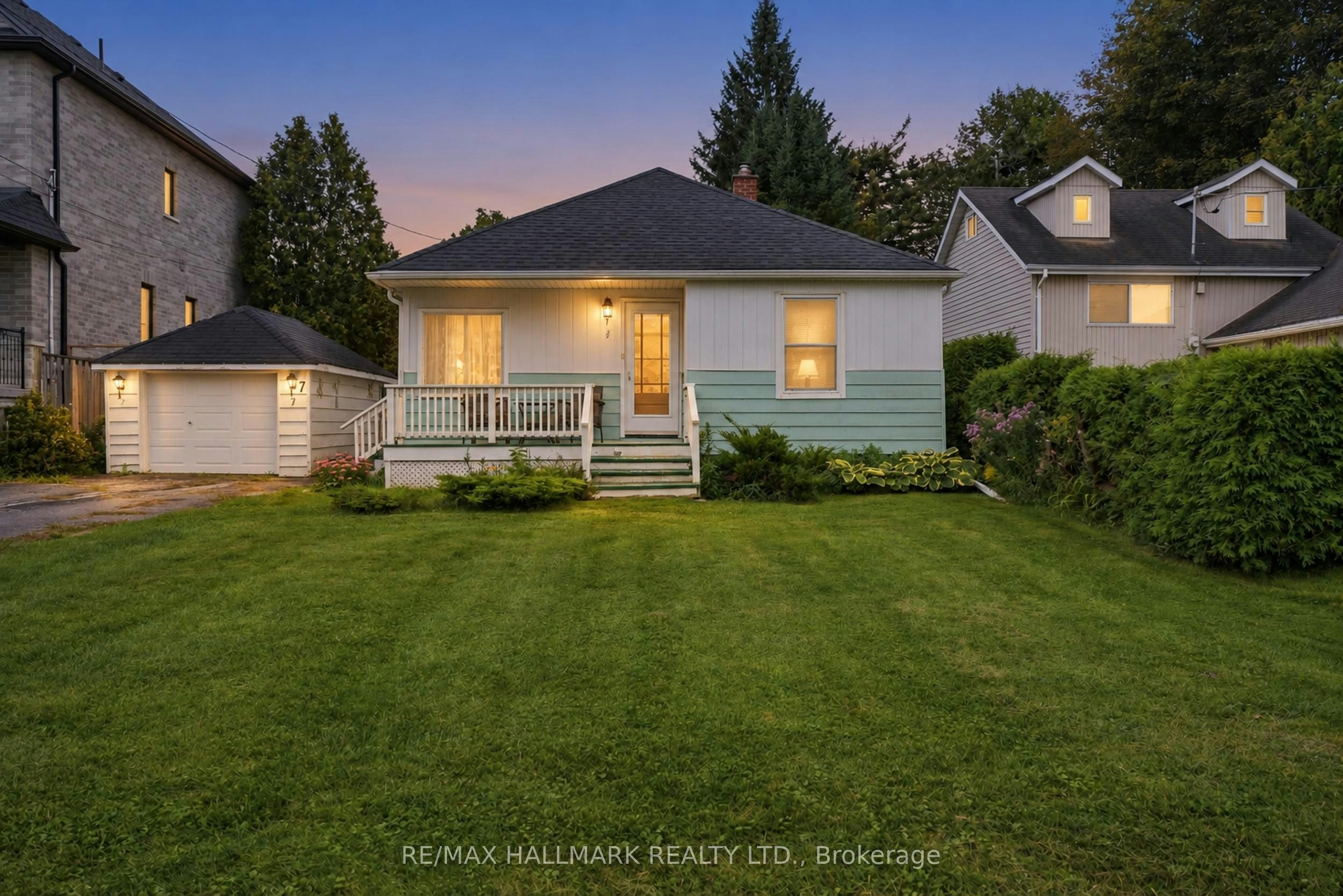 7 George Street, Richmond Hill, ON, L4E 2T4