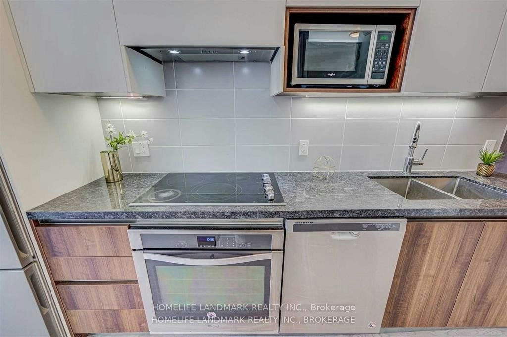 202-15 Water Walk Drive, Markham, ON, L3P 1N3 - 9