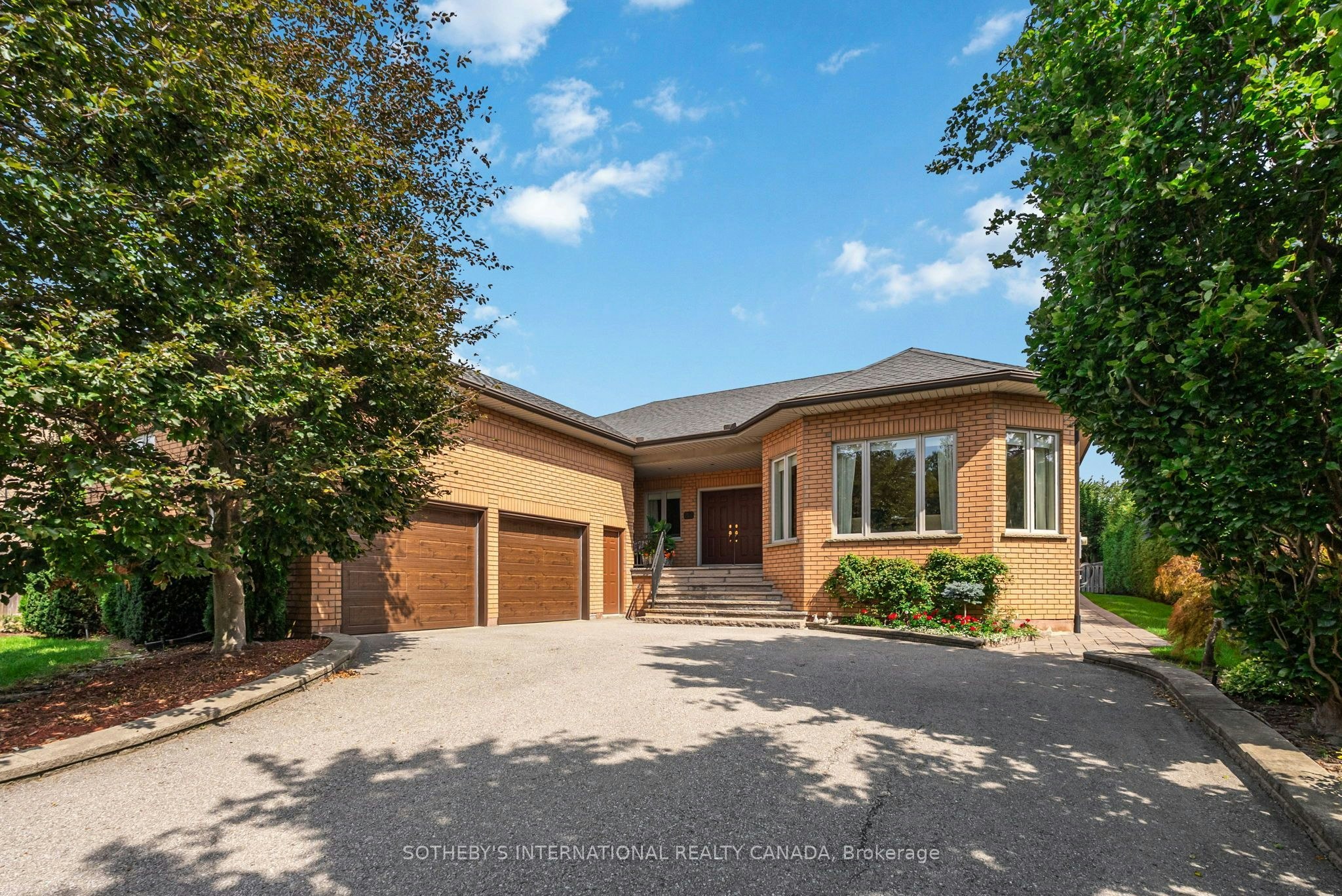 83 Burndean Court, Richmond Hill, ON, L4C 9W5