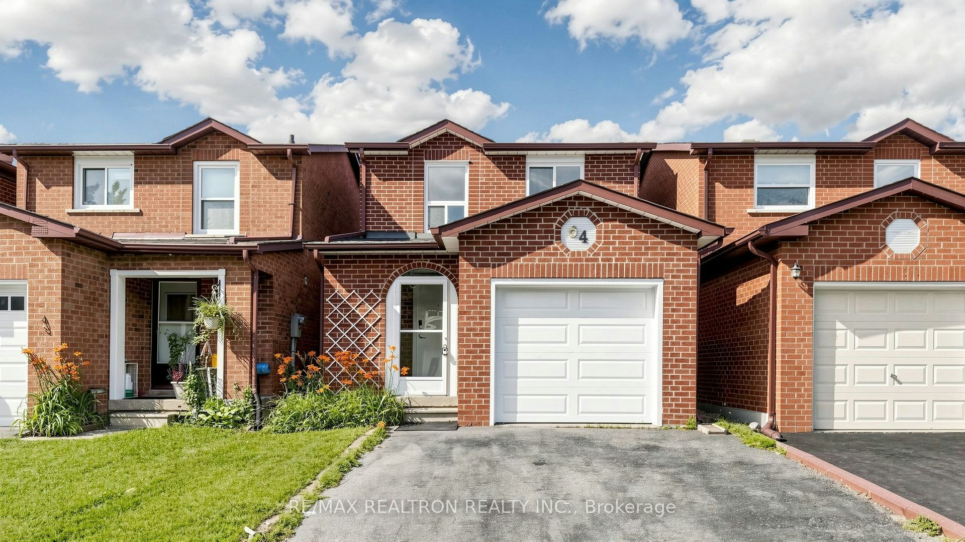 64 Dunbar Crescent, Markham, ON, L3R 6W6