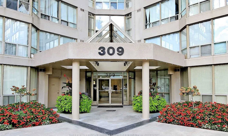 420-309 Major Mackenzie Drive E