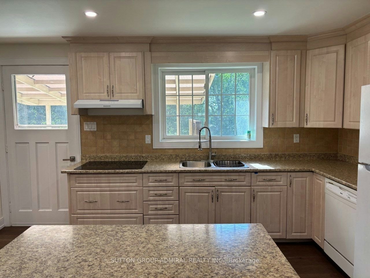 Main Floor-86 Hamilton Drive, Newmarket, ON, L3Y 3E8 - 20