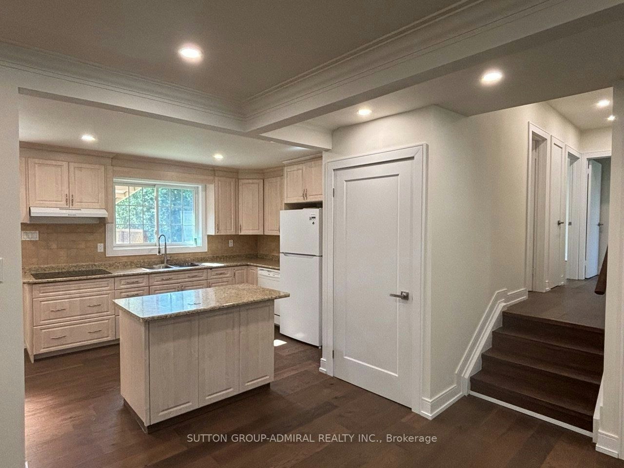 Main Floor-86 Hamilton Drive, Newmarket, ON, L3Y 3E8 - 6