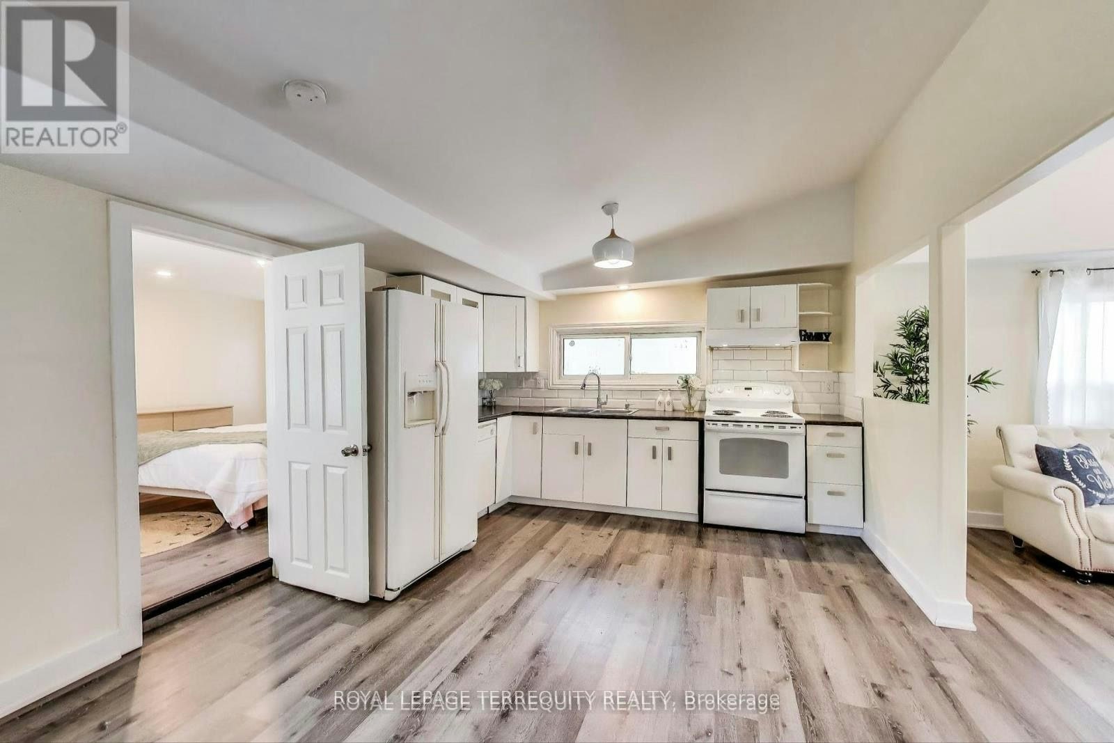 3251 Ravenshoe Road, Georgina, ON, L0G 1R0 - 10