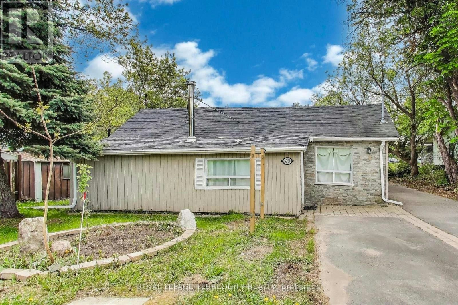3251 Ravenshoe Road, Georgina, ON, L0G 1R0 - 2