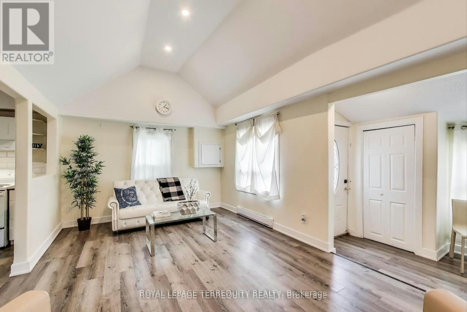 3251 Ravenshoe Road, Georgina, ON, L0G 1R0 - 5