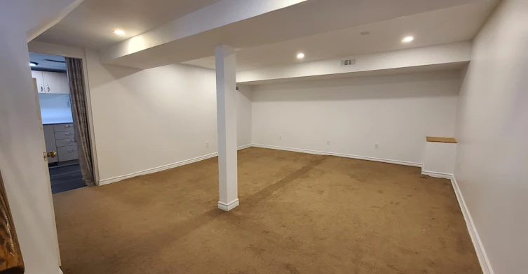 Lower Unit-23 Glass Drive, Aurora, ON, L4G 2E5 - 3