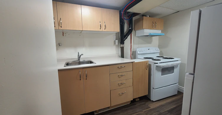Lower Unit-23 Glass Drive, Aurora, ON, L4G 2E5 - 6