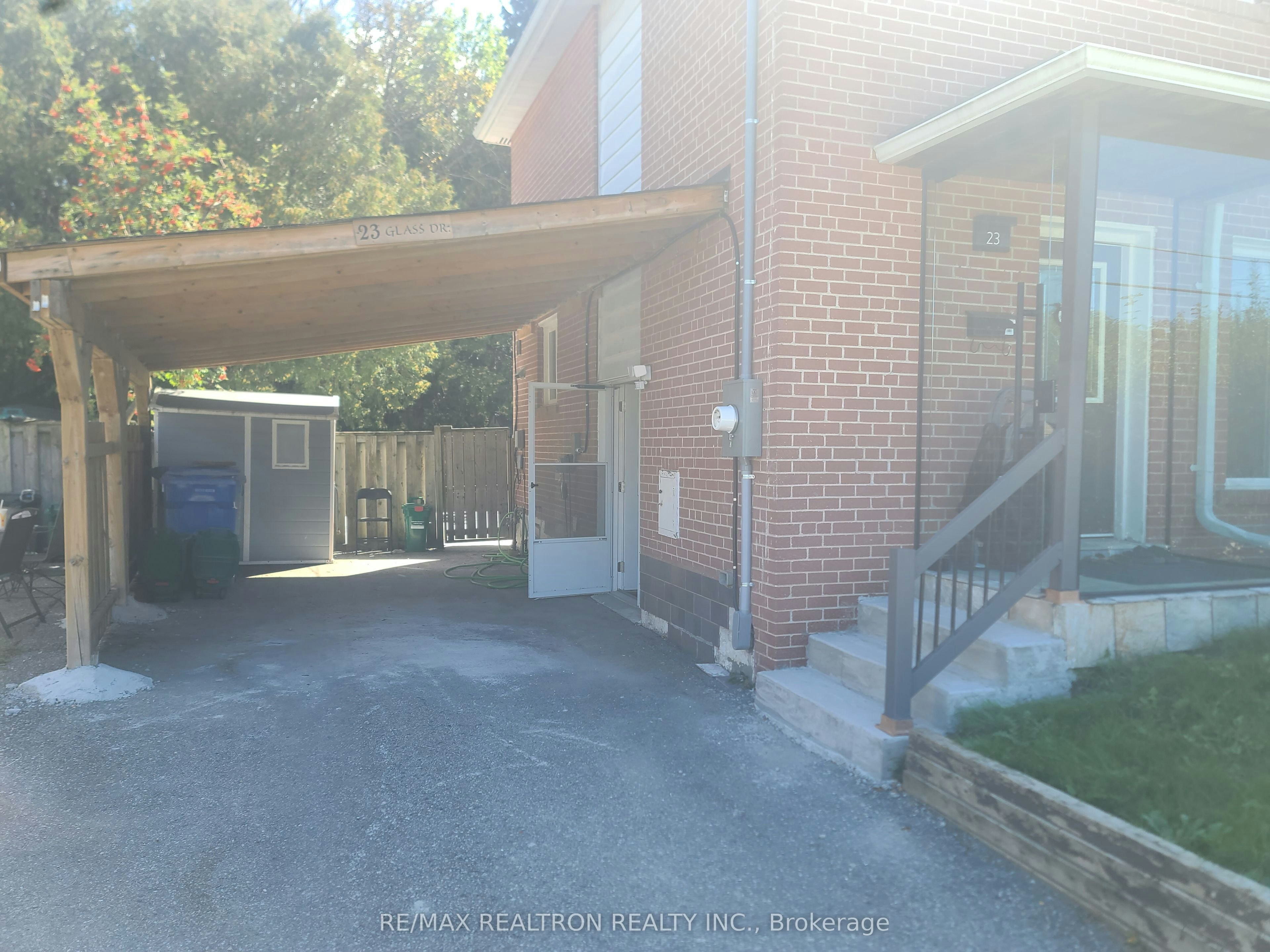 Lower Unit-23 Glass Drive, Aurora, ON, L4G 2E5 - 2