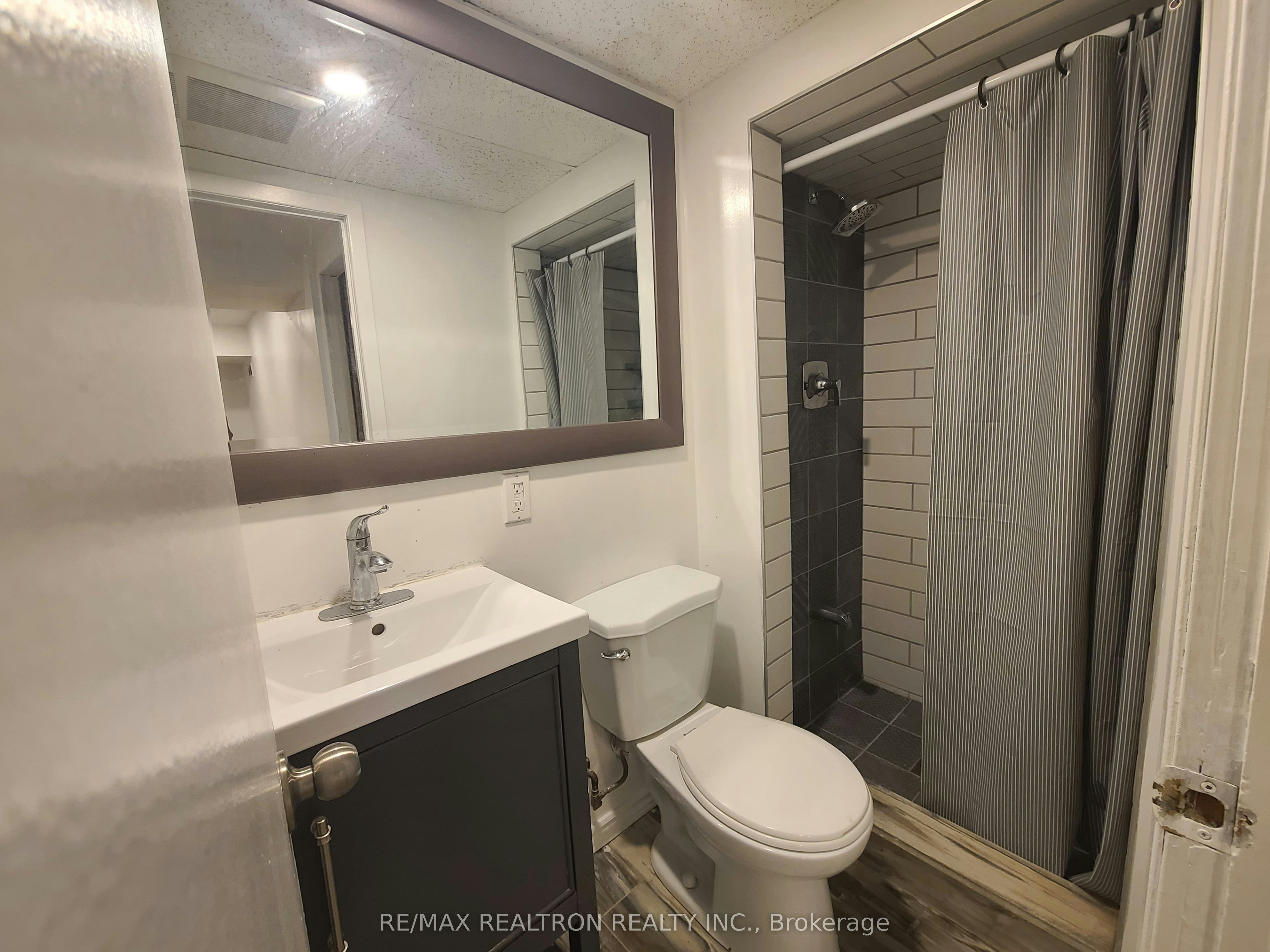 Lower Unit-23 Glass Drive, Aurora, ON, L4G 2E5 - 5