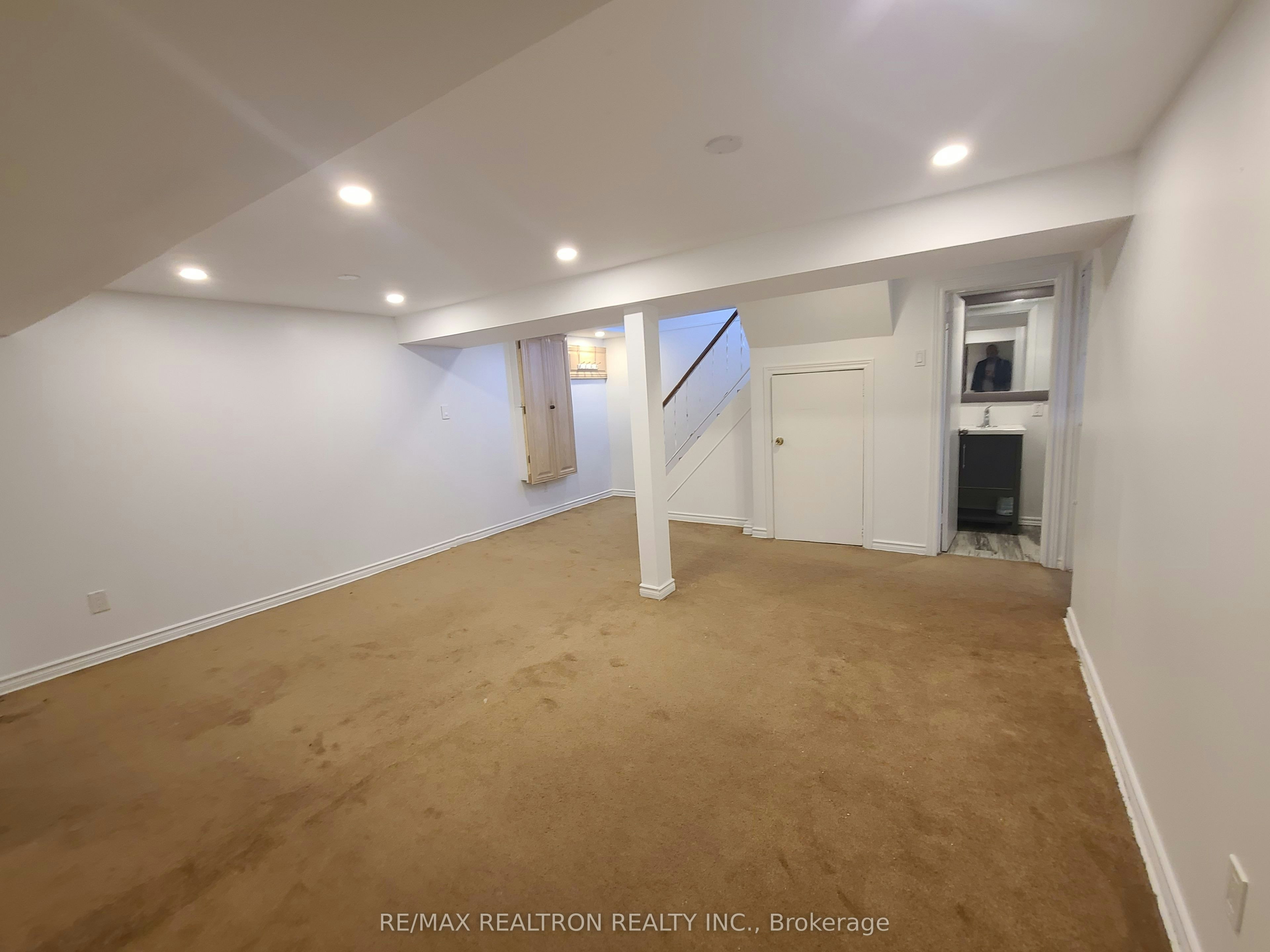 Lower Unit-23 Glass Drive, Aurora, ON, L4G 2E5 - 10