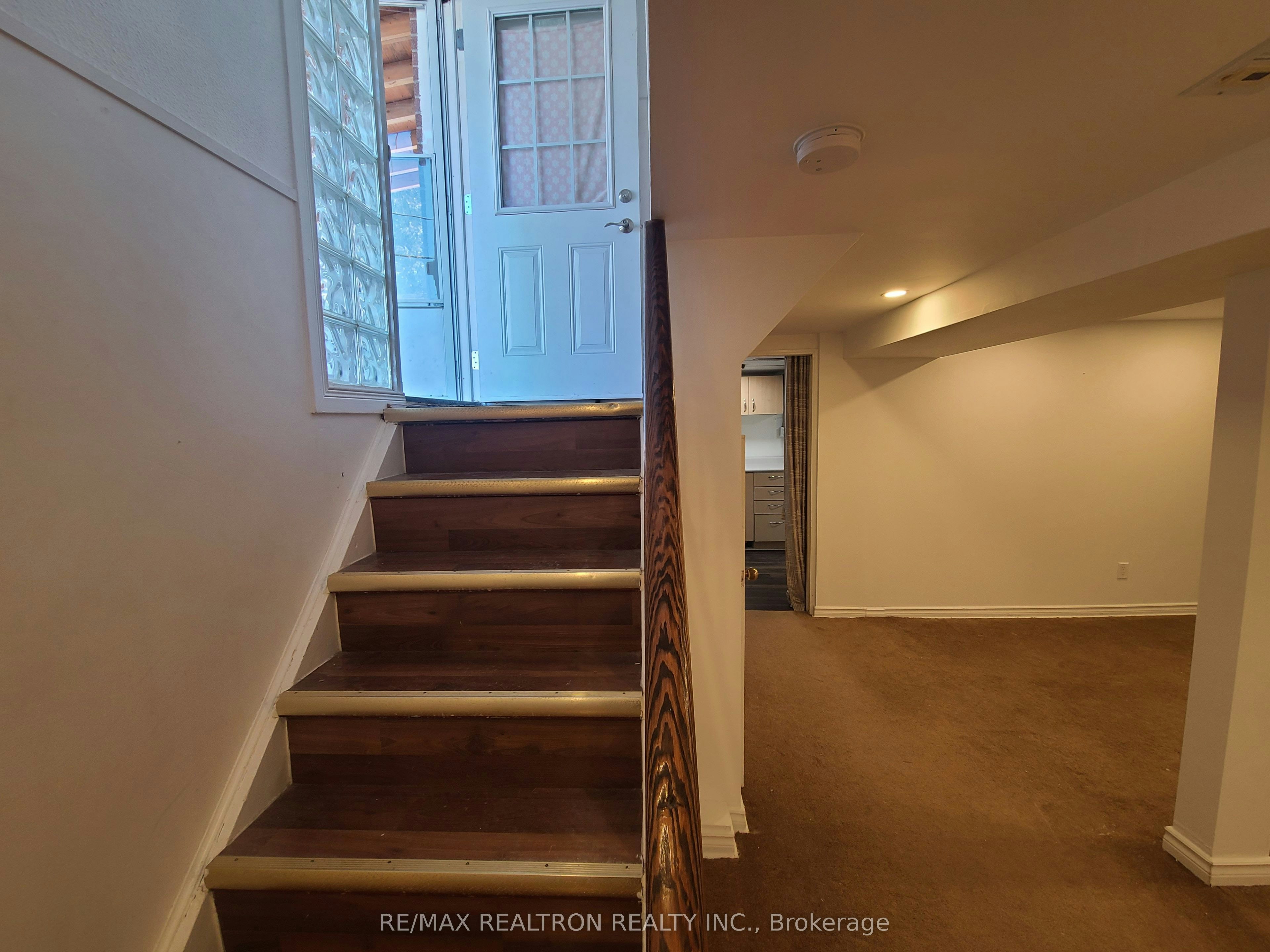 Lower Unit-23 Glass Drive, Aurora, ON, L4G 2E5 - 4