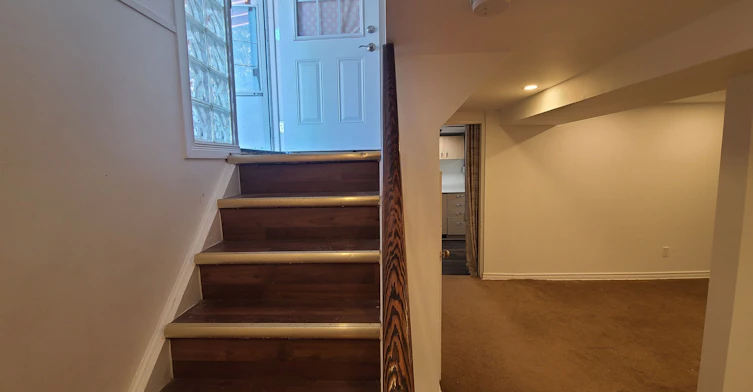 Lower Unit-23 Glass Drive, Aurora, ON, L4G 2E5 - 4