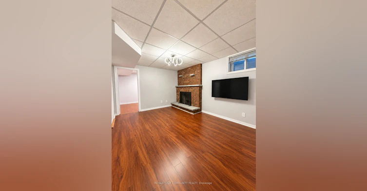 1 Evergreen Crescent, Markham, ON, L3T 5V8 - 3