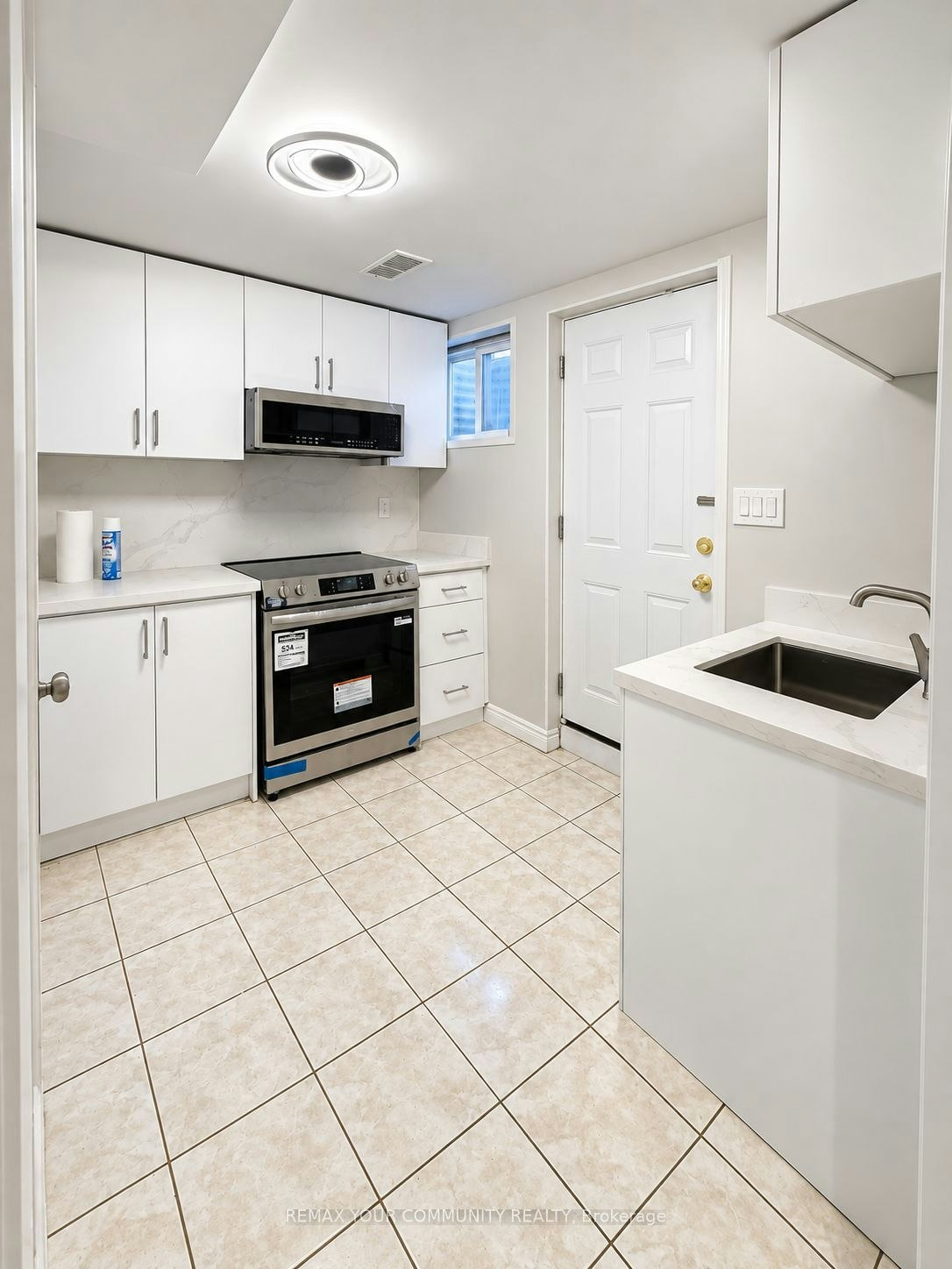 1 Evergreen Crescent, Markham, ON, L3T 5V8 - 6