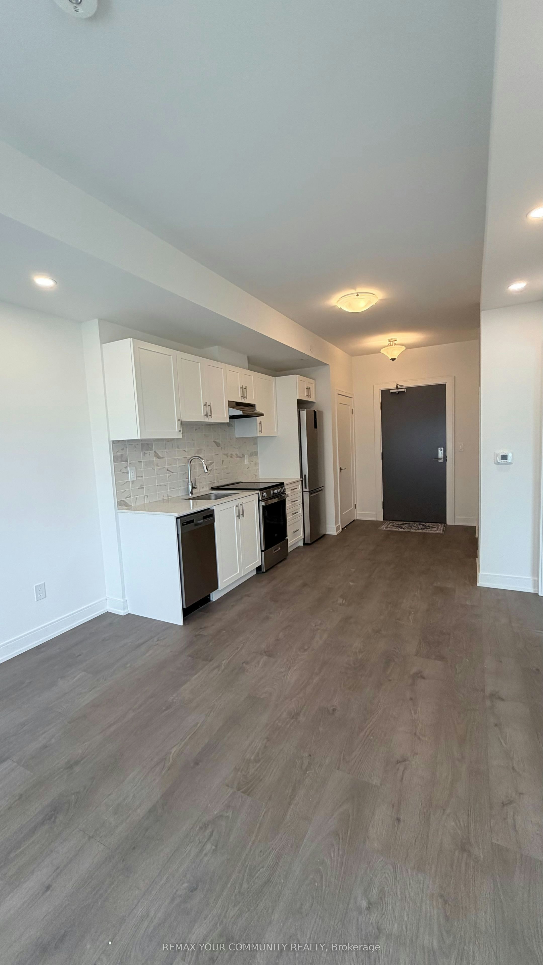907-705 Davis Drive, Newmarket, ON, L3Y 2R2 - 6