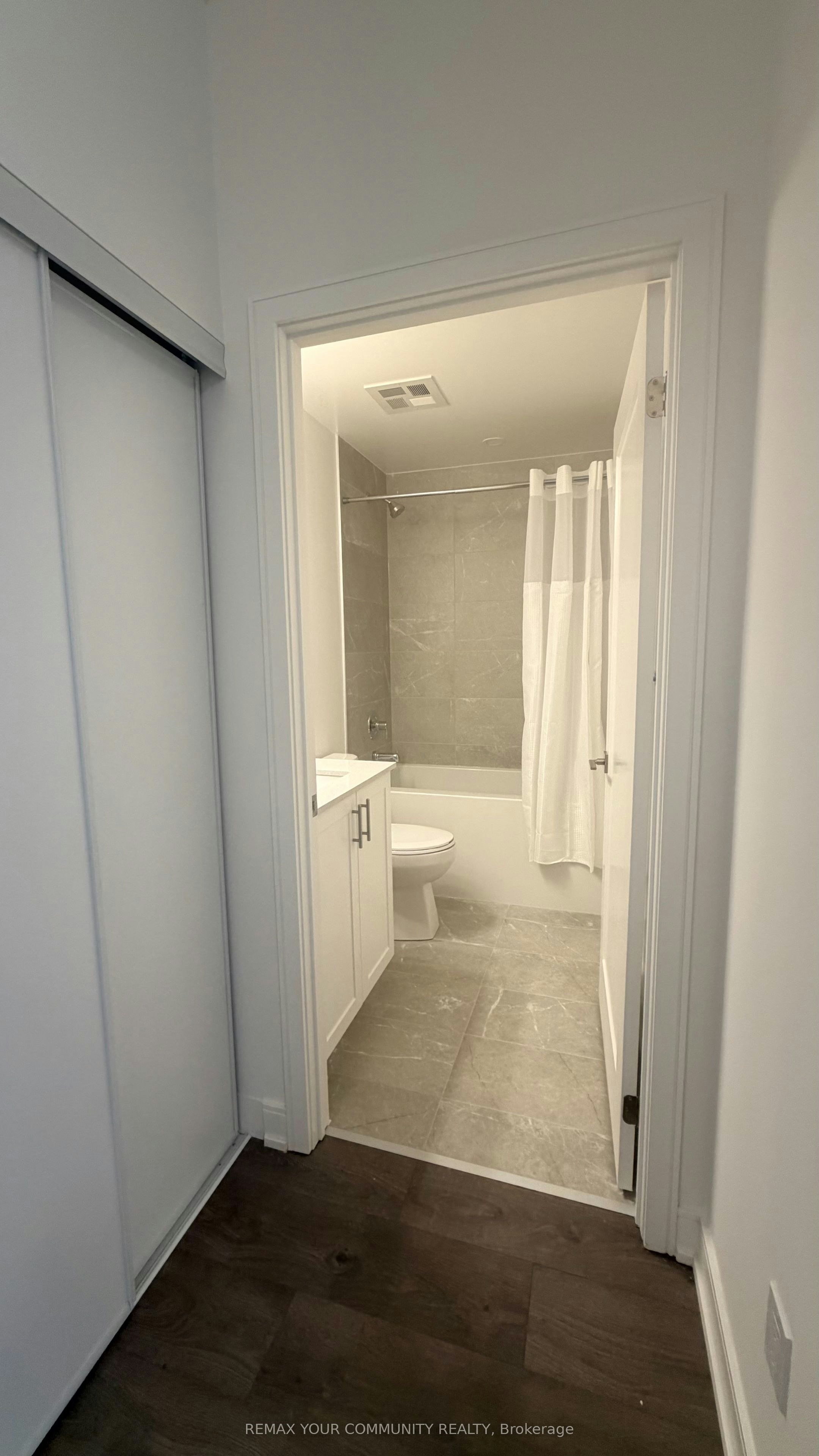 907-705 Davis Drive, Newmarket, ON, L3Y 2R2 - 9