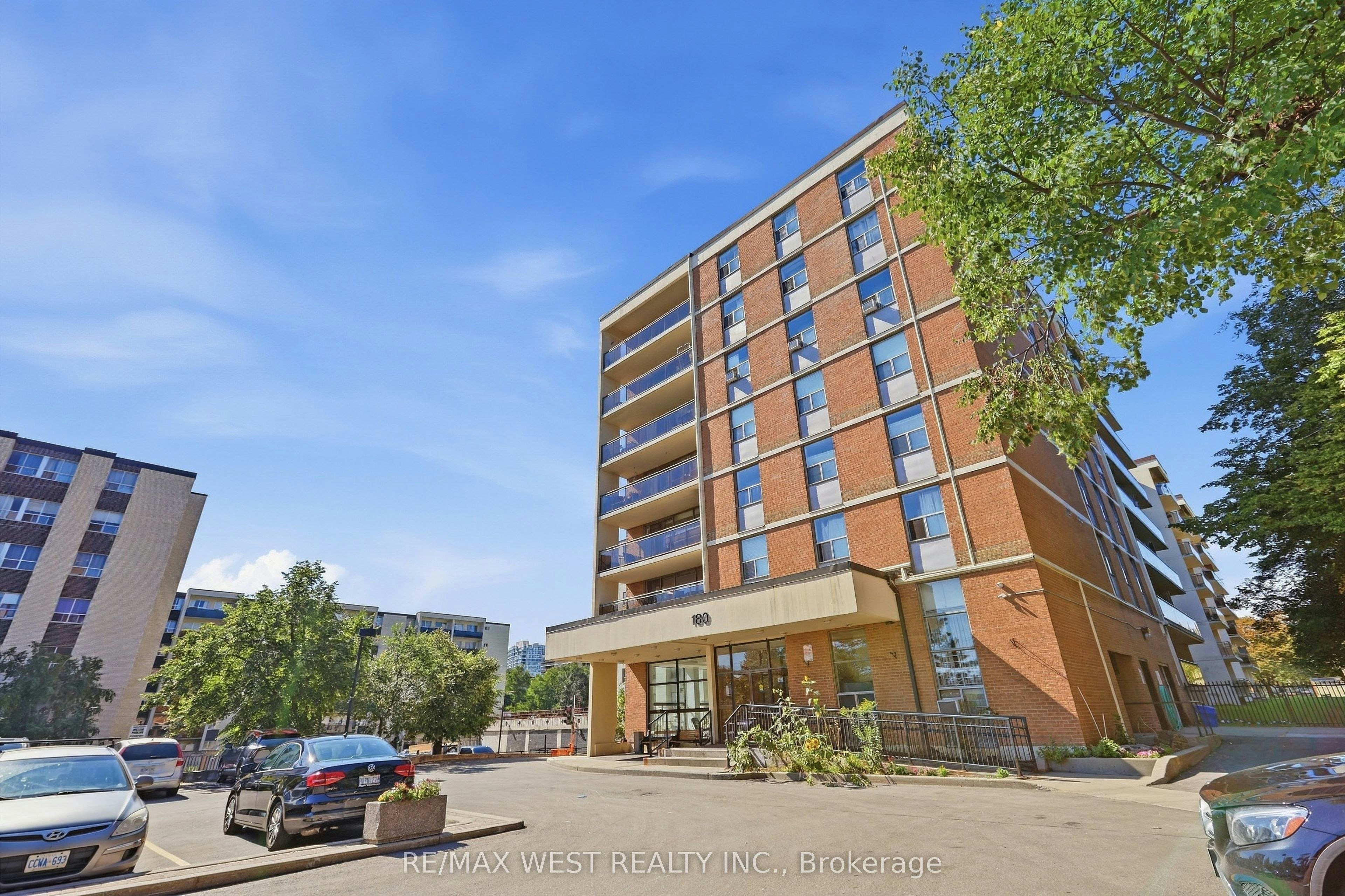 302-180 Dudley Avenue, Markham, ON, L3T 4X2