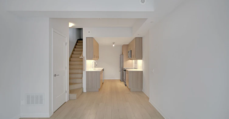 TH 53-1020 Portage Parkway, Vaughan, ON, L4K 0K3 - 4